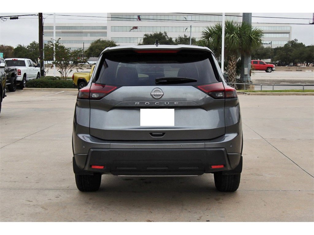Used 2024 Nissan Rogue S image 5