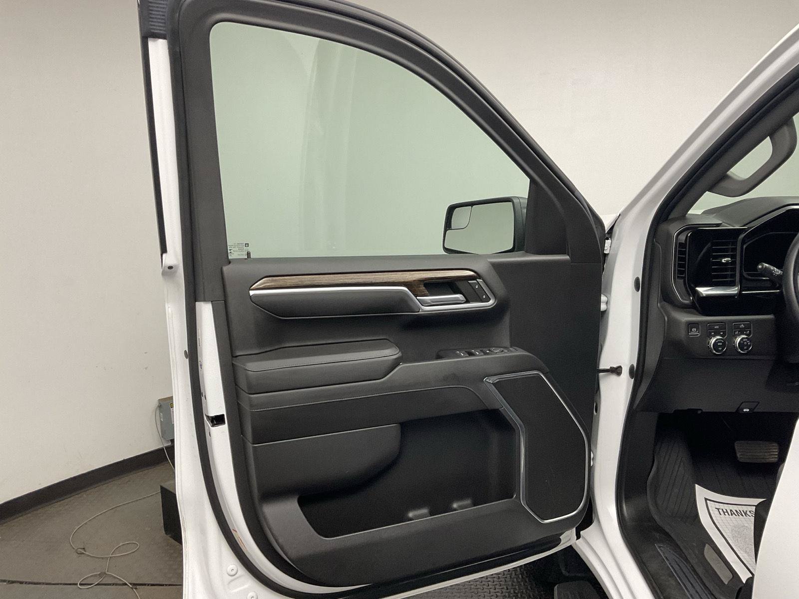 Certified 2023 GMC Sierra 1500 Elevation w/ LPO, Elevation Black Package AWD/4WD image 9