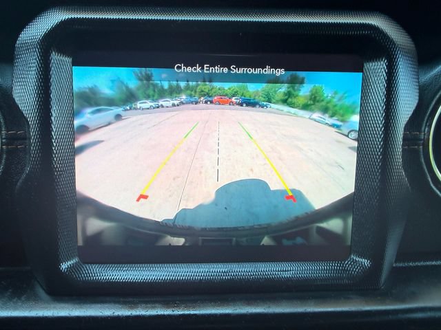 Used 2021 Jeep Wrangler Unlimited Sahara AWD/4WD image 8