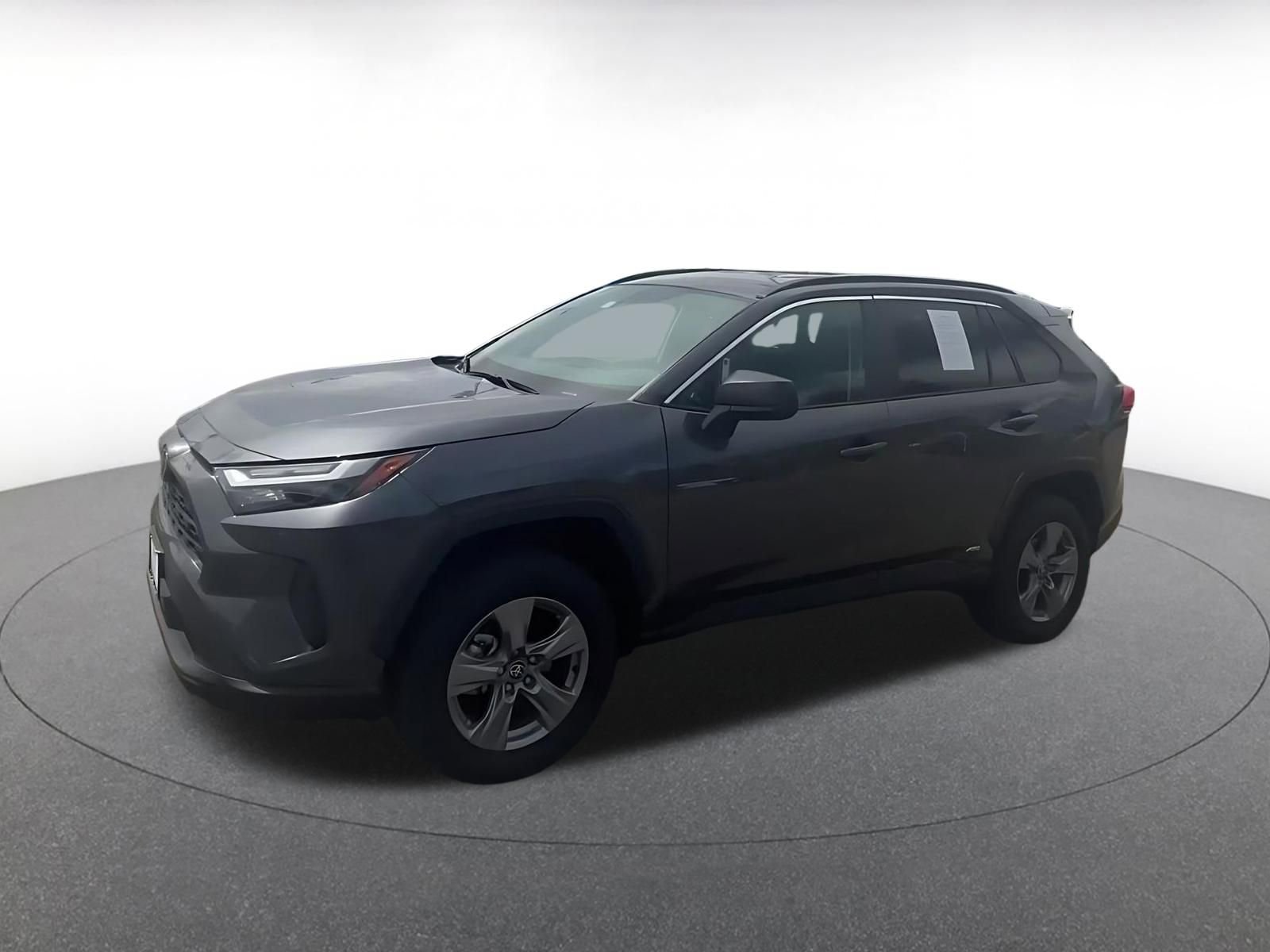 Used 2025 Toyota RAV4 LE AWD/4WD image 7