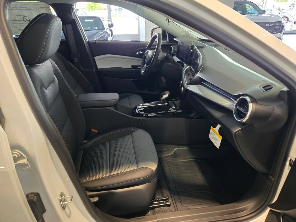 New 2026 Chevrolet Trax LT w/ Driver Confidence Package FWD image 6