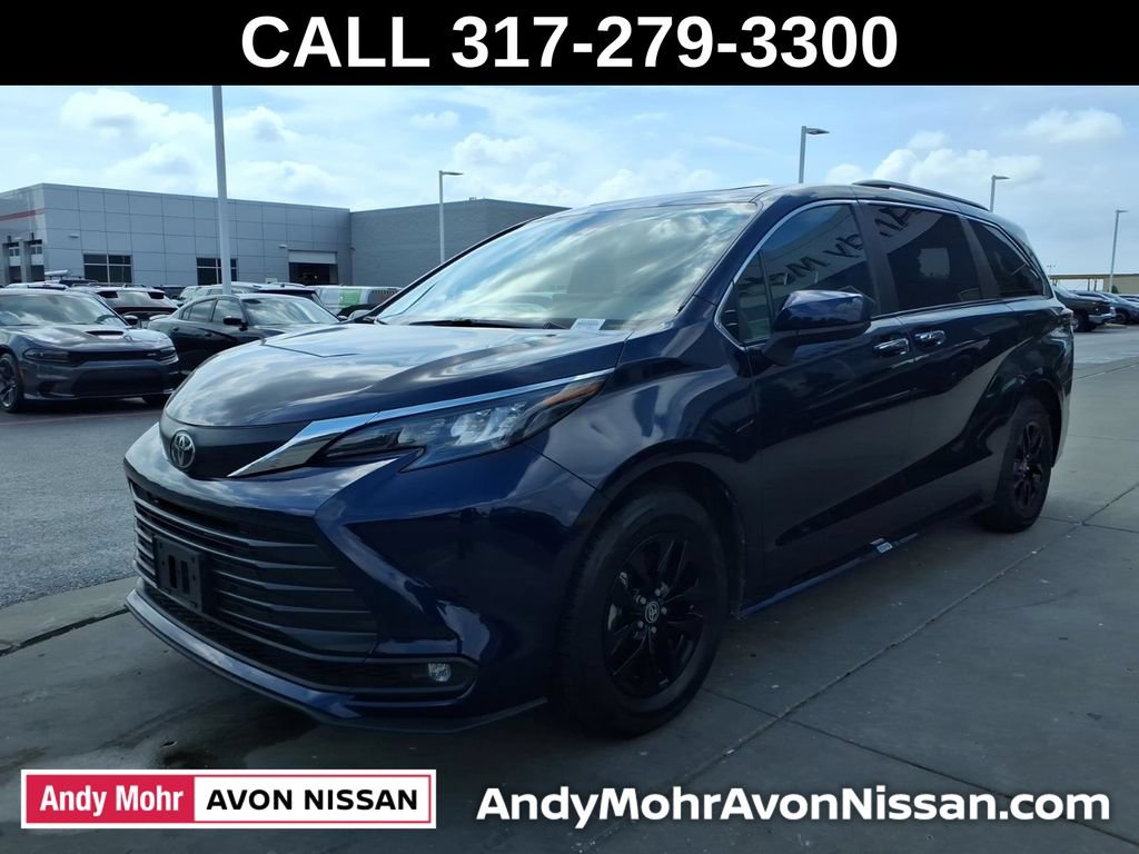 Used 2026 Toyota Sienna XLE FWD image 4