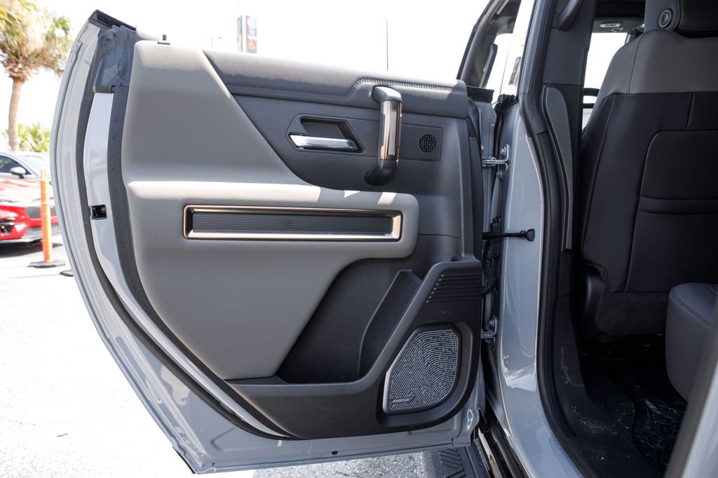 Used 2024 GMC Hummer EV 2X image 19