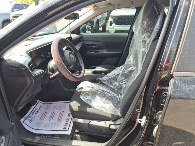 Certified 2025 Nissan Kicks S FWD image 6