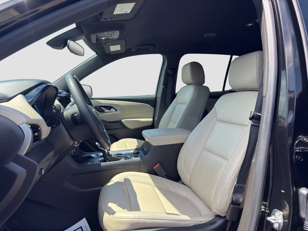 Used 2023 Chevrolet Traverse LT FWD image 7