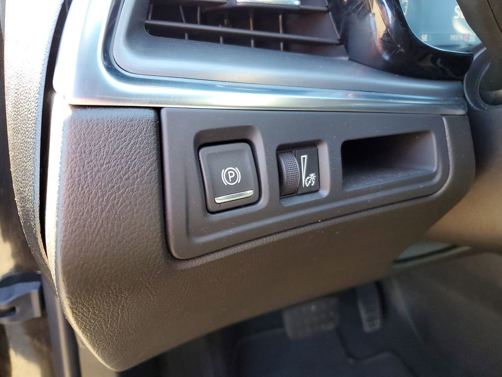 Used 2023 Cadillac XT5 Luxury image 8