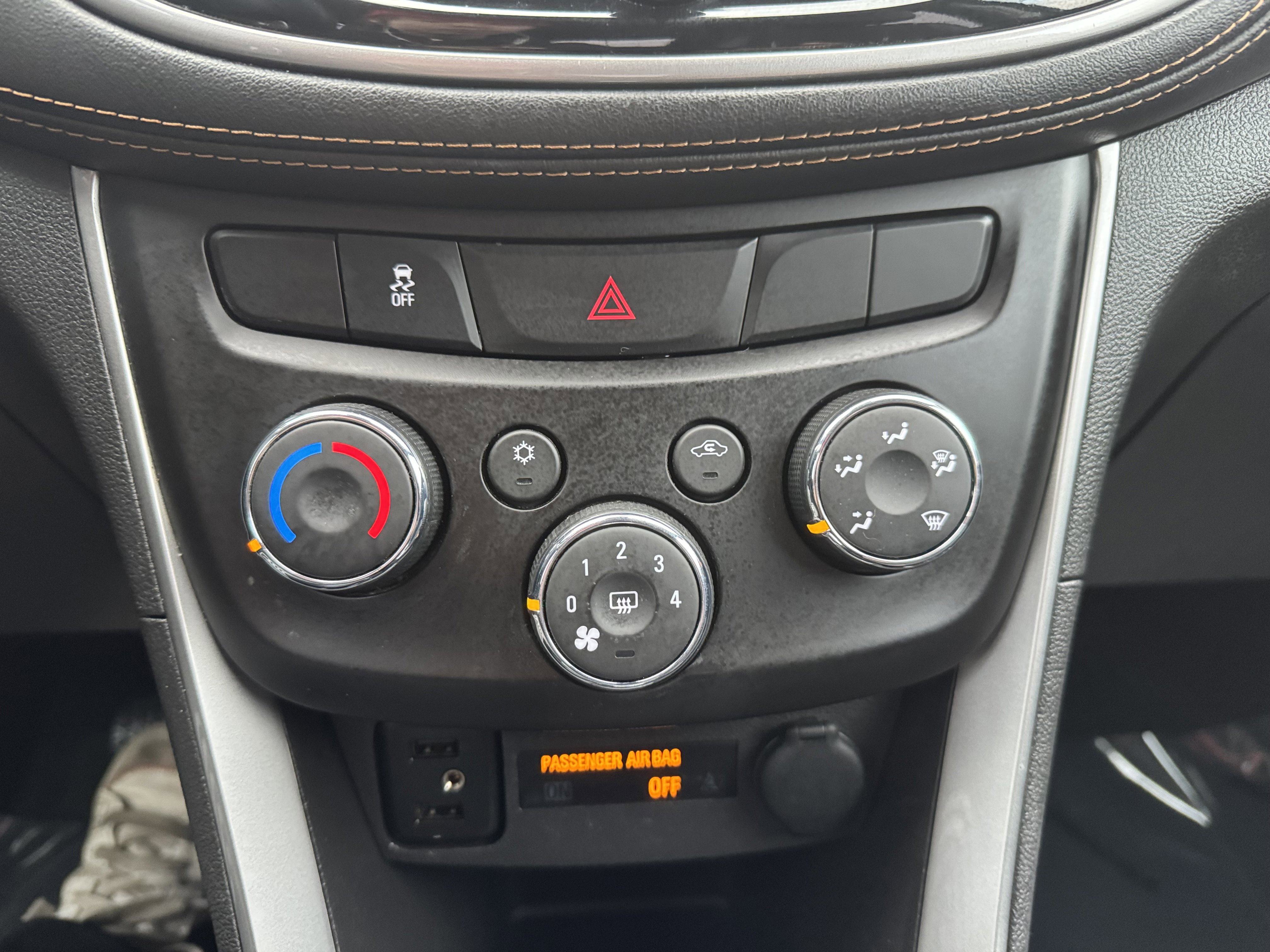 Used 2019 Chevrolet Trax LT w/ LT Convenience Package image 30