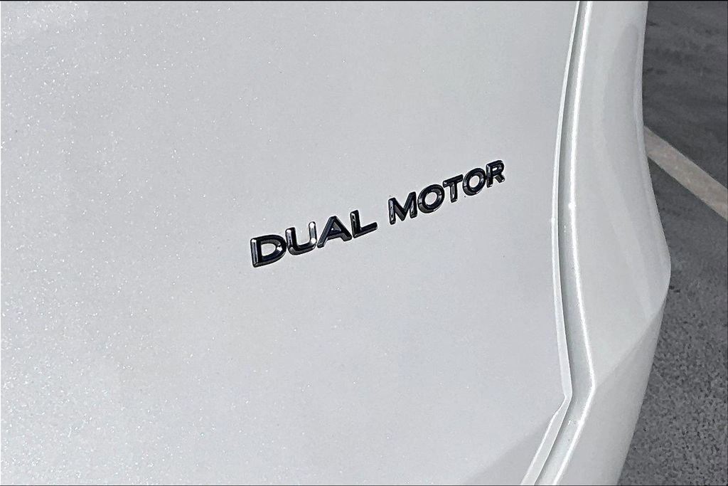 Used 2021 Tesla Model Y Long Range image 22