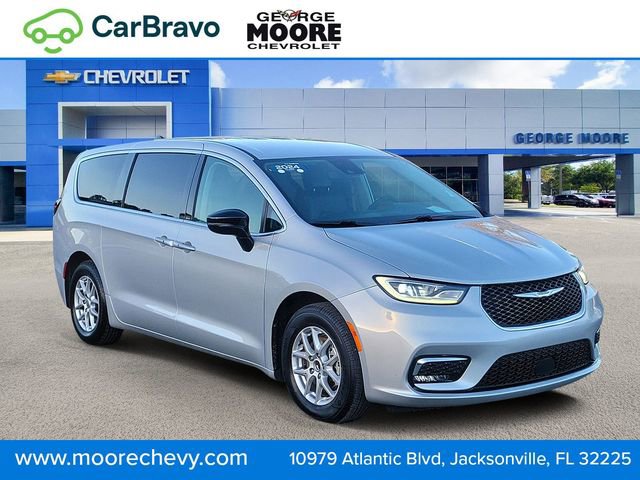 Used 2024 Chrysler Pacifica Touring-L image 1