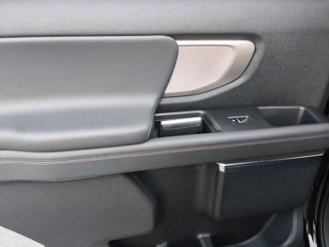 Used 2025 Ford Expedition Active RWD image 19