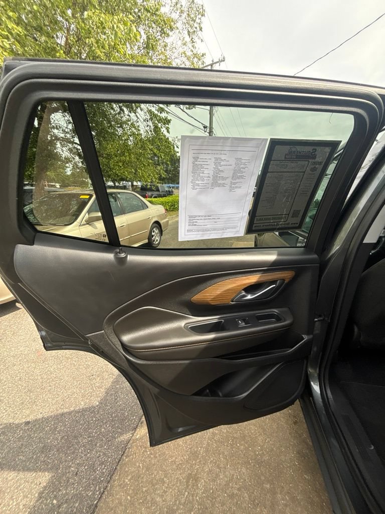 Used 2020 GMC Terrain SLE w/ Driver Convenience Package FWD image 14