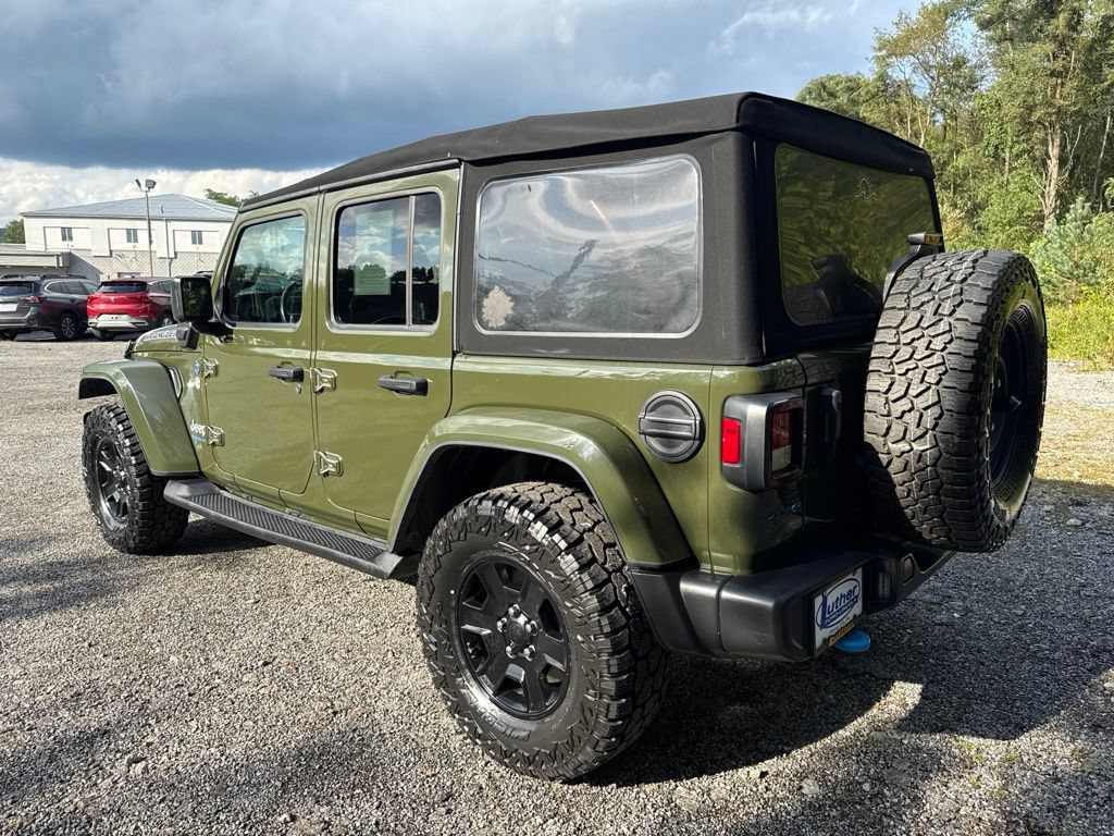 Used 2024 Jeep Wrangler Unlimited w/ Convenience Group AWD/4WD image 4
