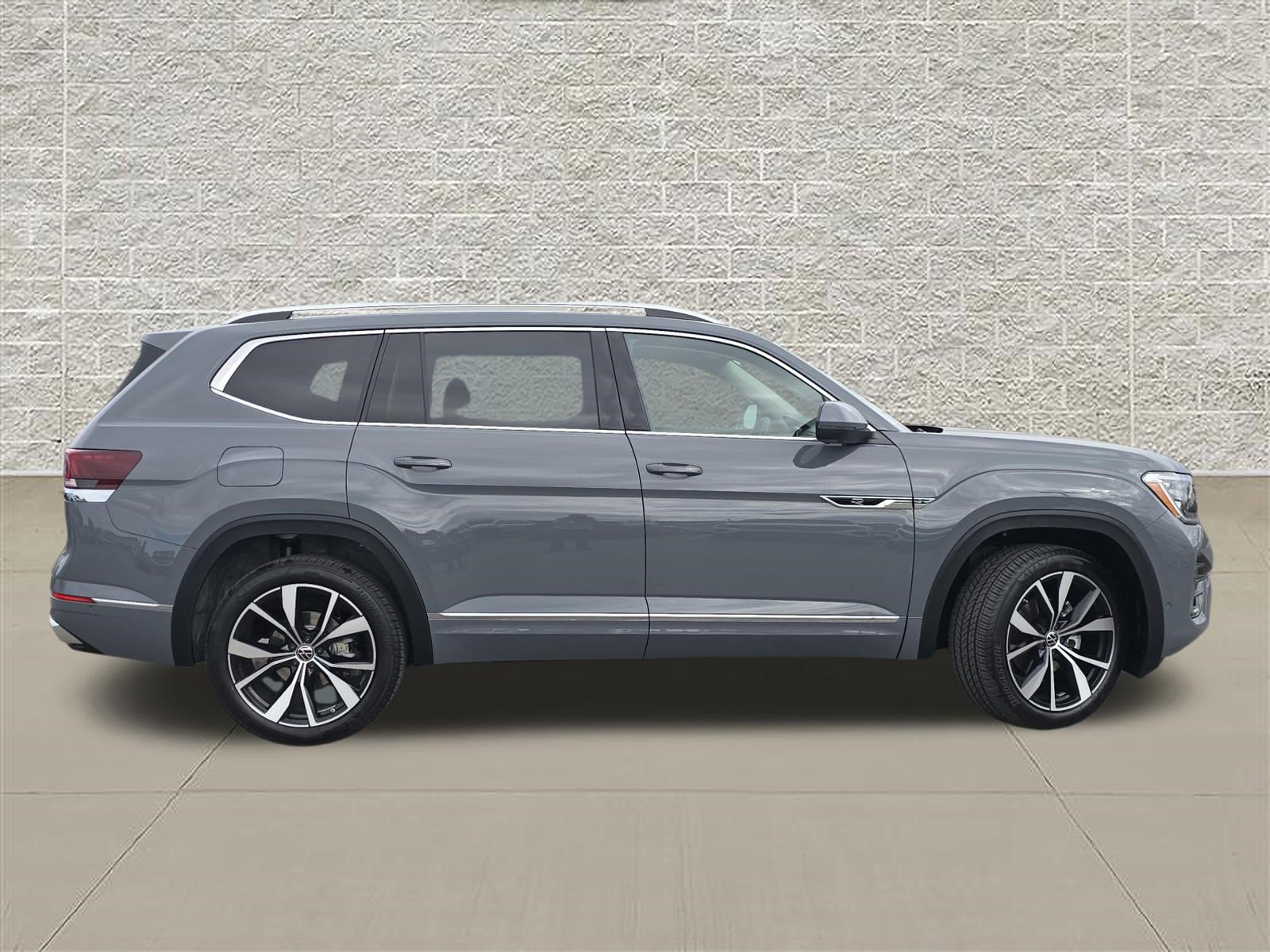 New 2026 Volkswagen Atlas SEL Premium R-Line AWD/4WD image 8