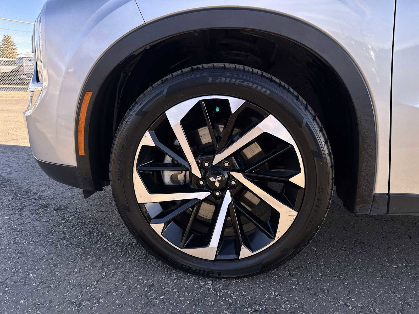 Used 2023 Mitsubishi Outlander SE image 17