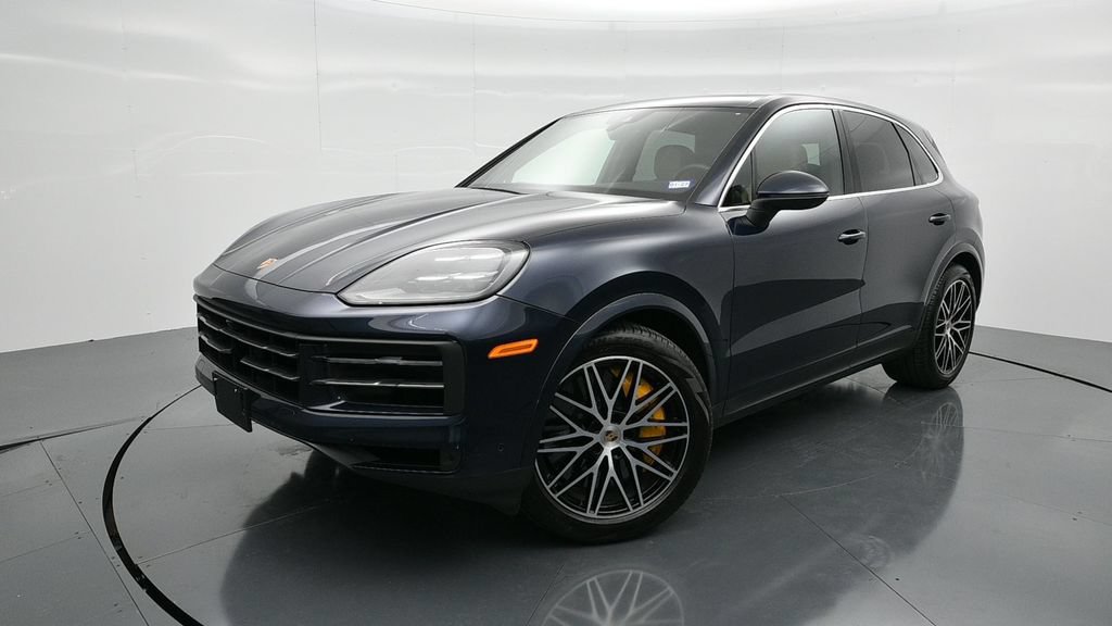 Certified 2025 Porsche Cayenne S AWD/4WD image 4