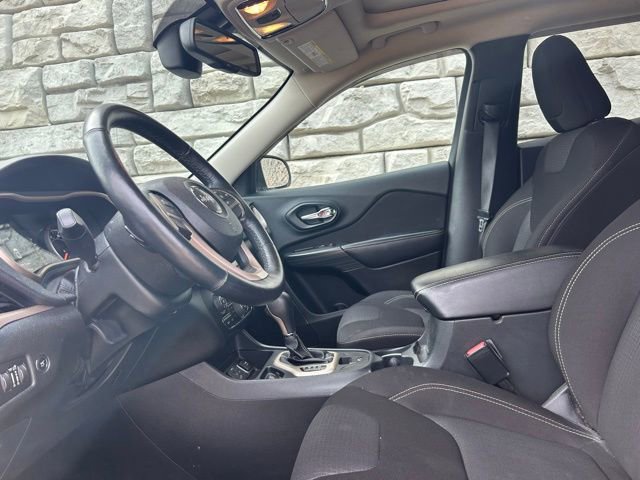 Used 2015 Jeep Cherokee Latitude w/ Comfort/Convenience Group image 8