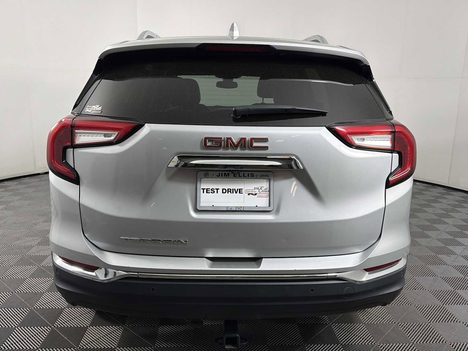 Used 2022 GMC Terrain SLT w/ Infotainment Package II FWD image 5