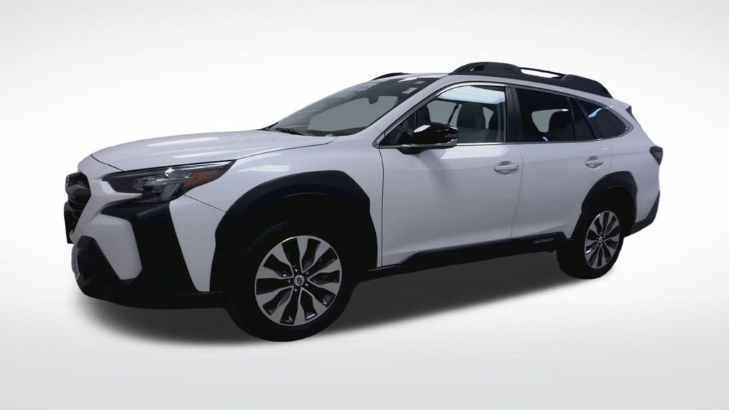Used 2025 Subaru Outback Limited image 4