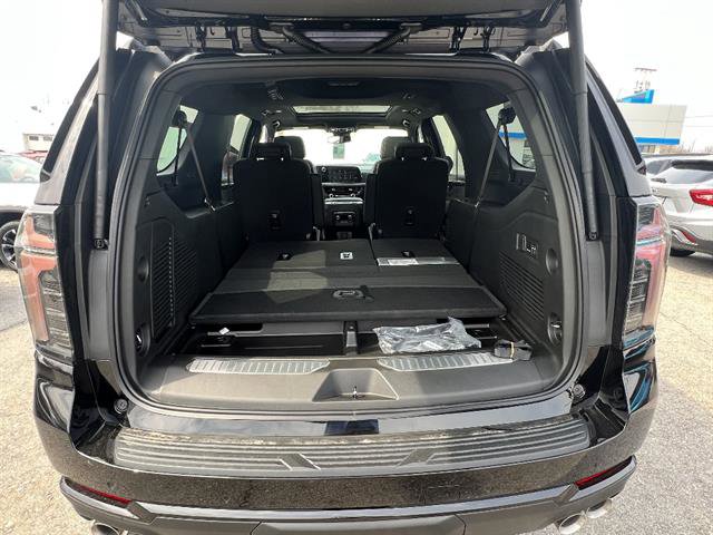 New 2026 Chevrolet Suburban RST w/ RST Capability Package AWD/4WD image 5