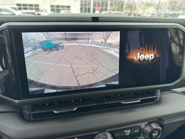 Used 2024 Jeep Wrangler Sahara image 15