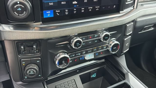 New 2026 Ford F350 Platinum w/ Tremor Off-Road Package AWD/4WD image 21