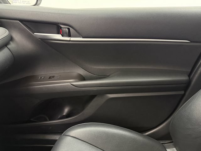 Used 2022 Toyota Camry SE FWD image 23