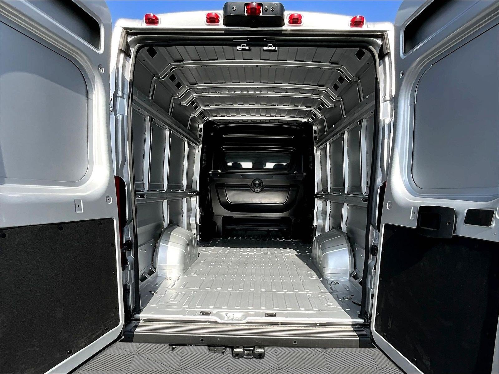 New 2026 RAM ProMaster 3500 w/ Crew Van Package FWD image 21
