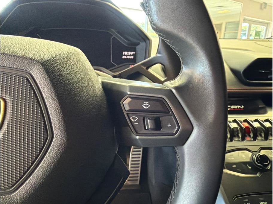Used 2019 Lamborghini Huracan LP 580-2 RWD image 17