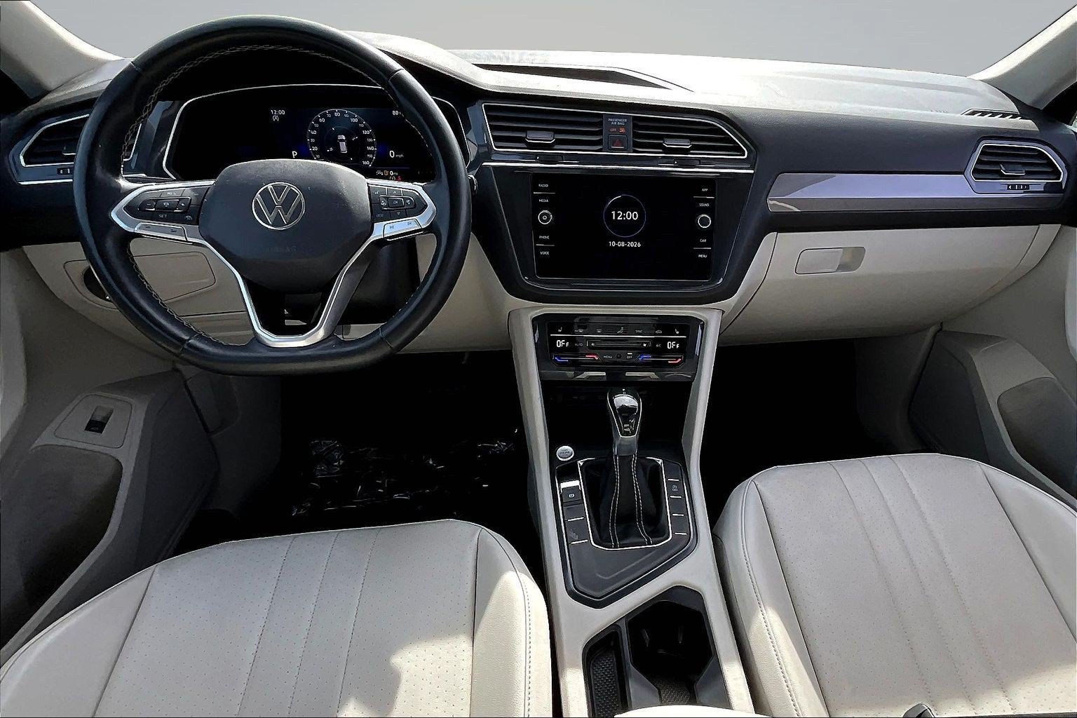Used 2022 Volkswagen Tiguan SE FWD image 6