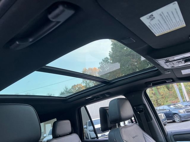 Used 2021 GMC Yukon Denali w/ Denali Premium Package image 39