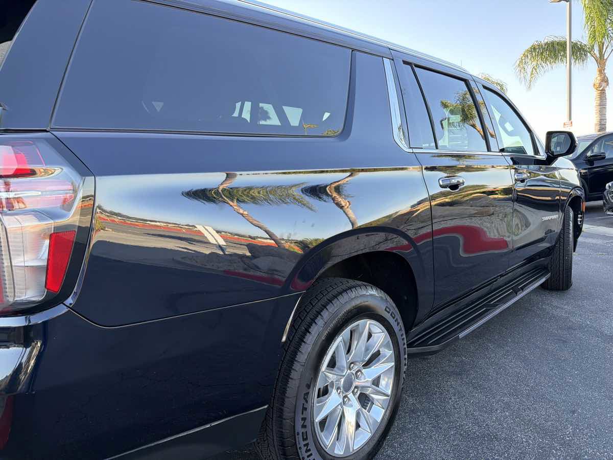 Used 2023 Chevrolet Suburban Premier RWD image 16