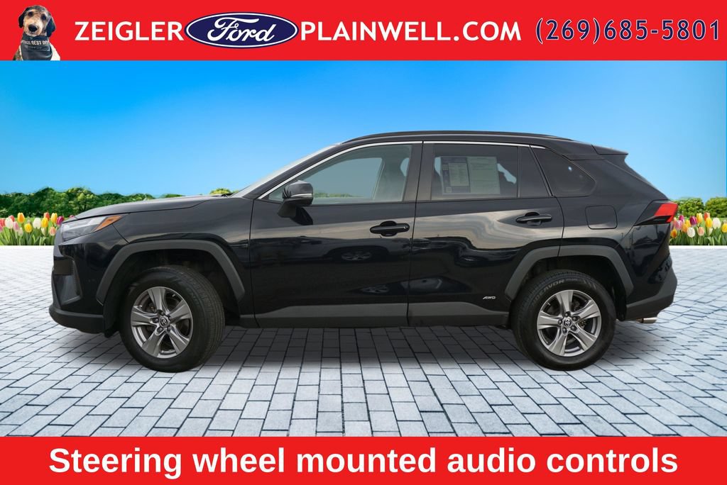 Used 2023 Toyota RAV4 LE AWD/4WD image 2
