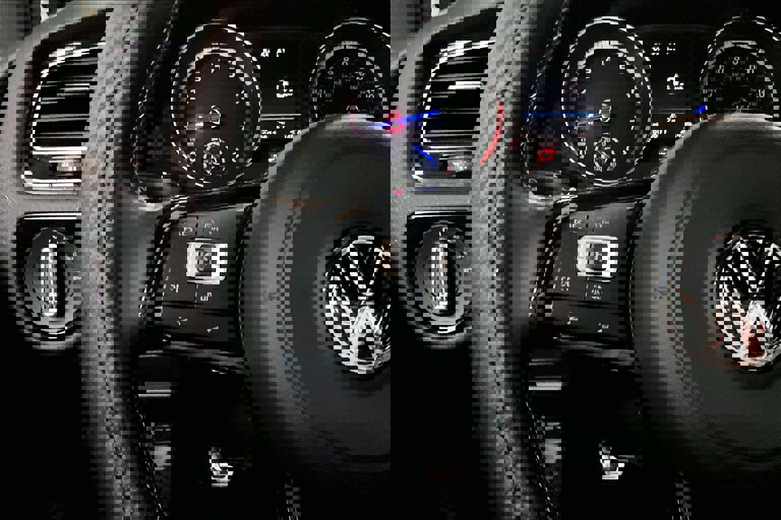 Used 2017 Volkswagen Golf R 4-Door image 20