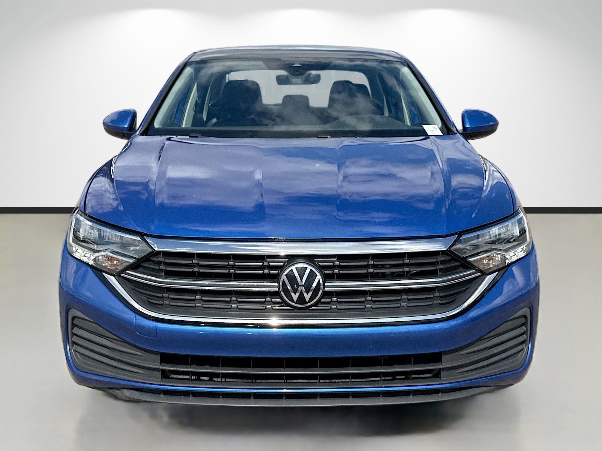 Used 2024 Volkswagen Jetta SE image 8