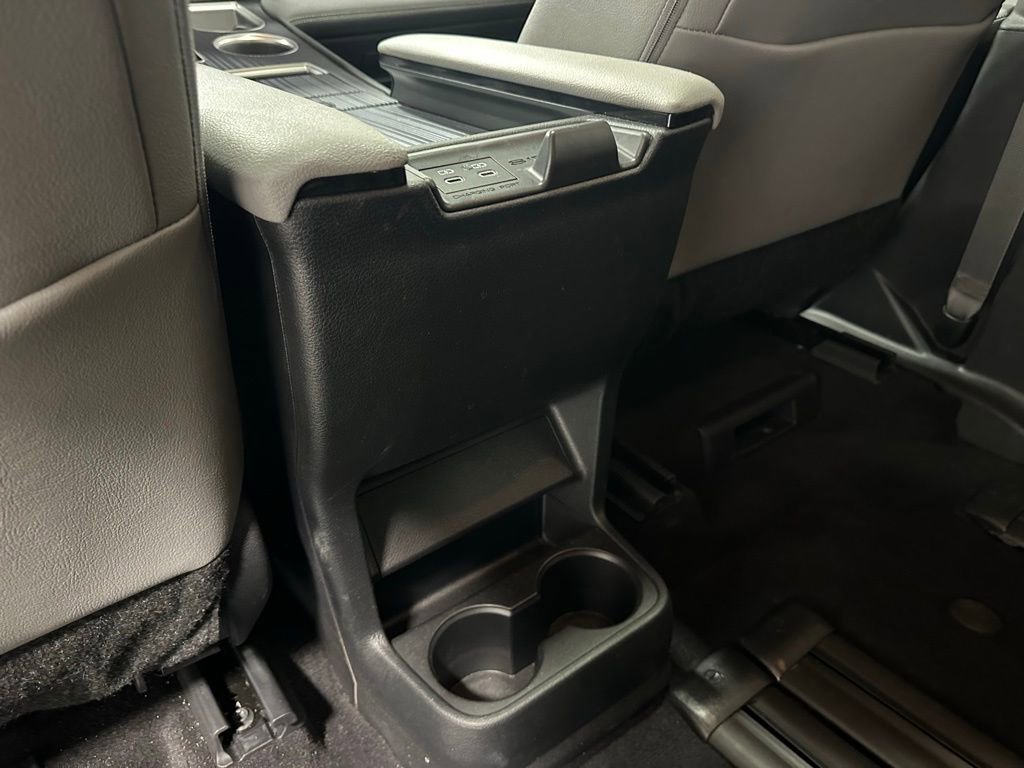 Used 2025 Toyota Sienna XLE image 51