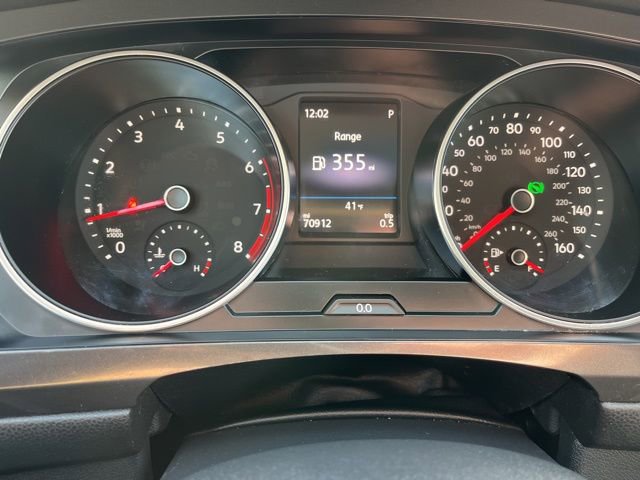 Used 2018 Volkswagen Tiguan SE image 34