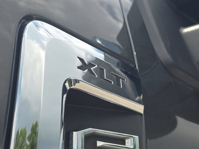 Used 2017 Ford F250 XLT w/ XLT Premium Package RWD image 9