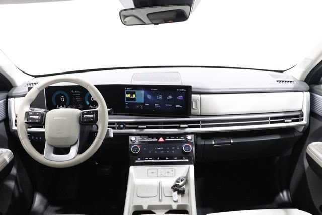Used 2025 Hyundai Santa Fe SEL FWD image 14