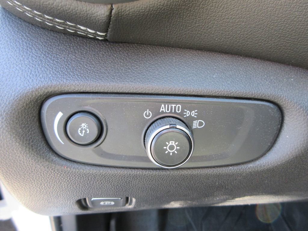 Used 2023 Chevrolet Blazer LT w/ Convenience Package image 22