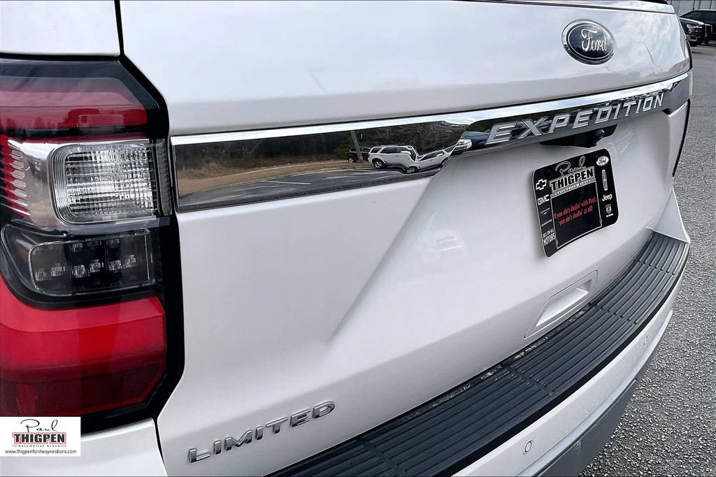 Used 2019 Ford Expedition Limited w/ Equipment Group 302A AWD/4WD image 8