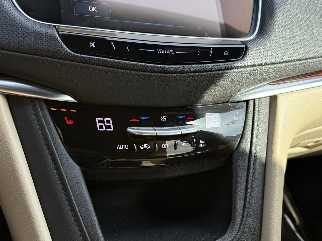 Used 2018 Cadillac XT5 Luxury image 12