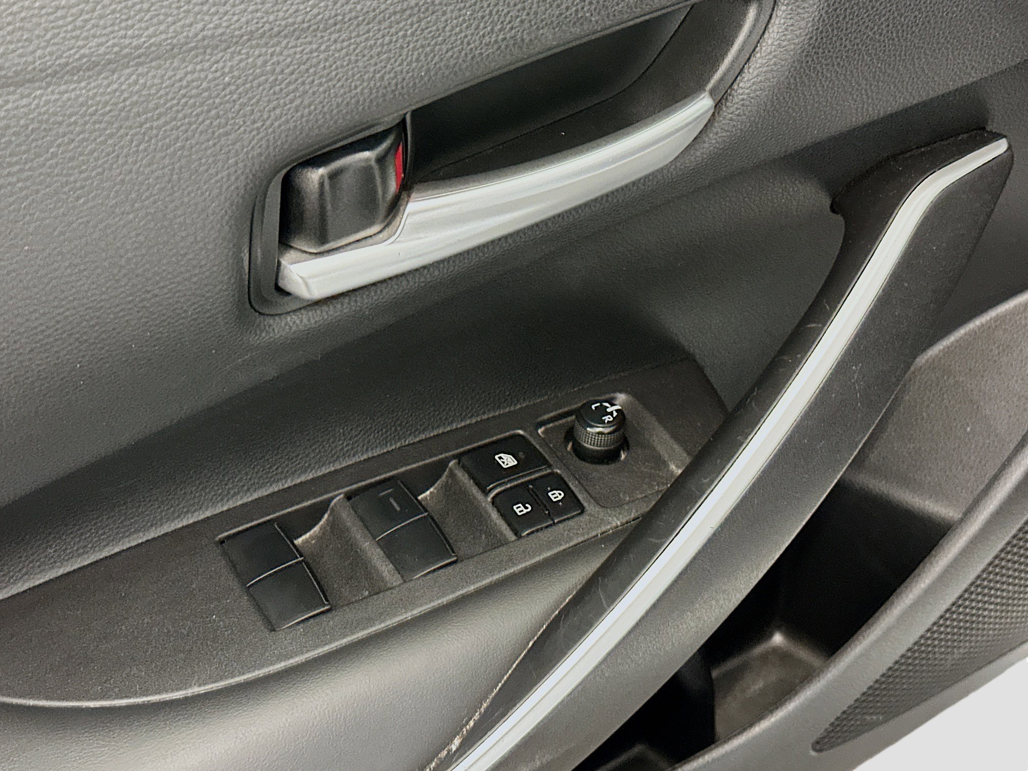 Used 2024 Toyota Corolla SE image 15