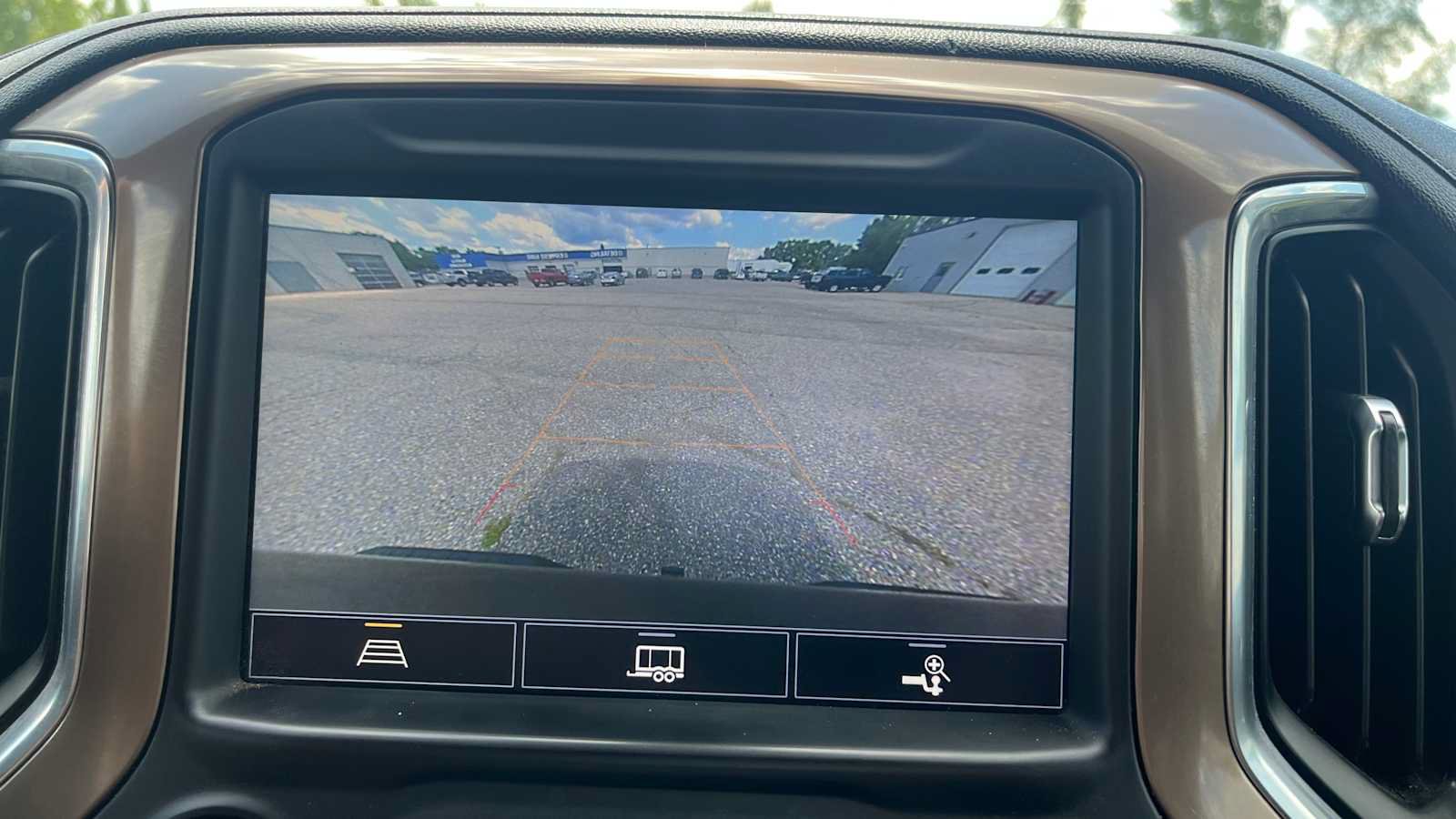 Used 2021 Chevrolet Silverado 1500 High Country AWD/4WD image 19