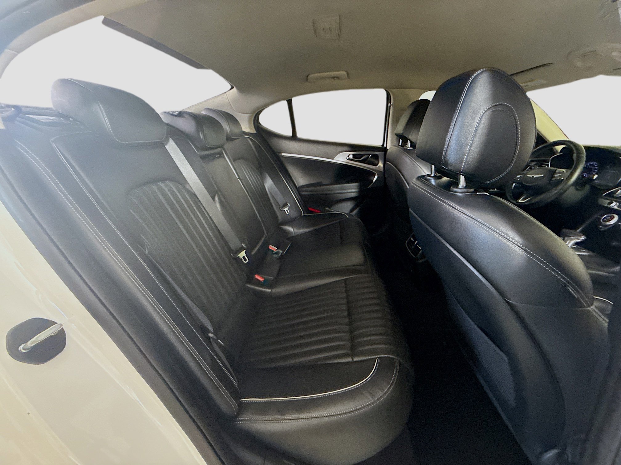 Used 2022 Genesis G70 3.3T image 27