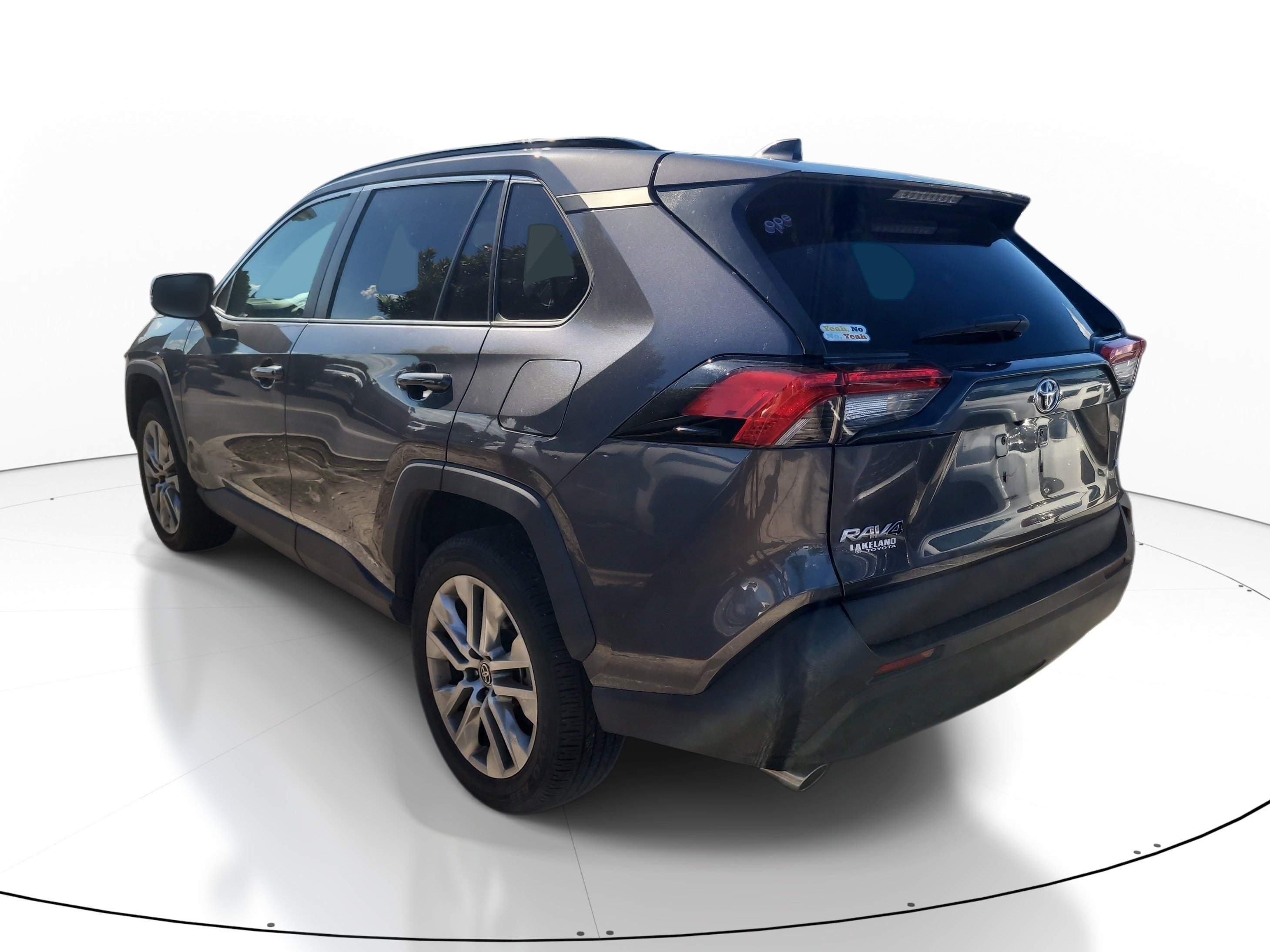 Used 2023 Toyota RAV4 XLE Premium FWD image 5
