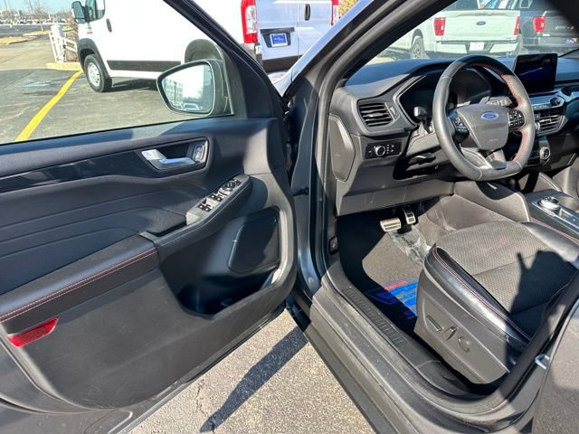 Certified 2023 Ford Escape ST-Line AWD/4WD image 11