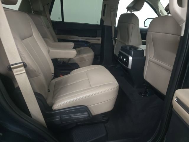 Used 2024 Ford Expedition XLT image 8