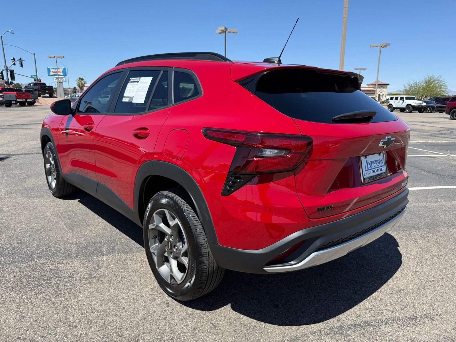 Used 2026 Chevrolet Trax LT w/ LT Convenience Package FWD image 9