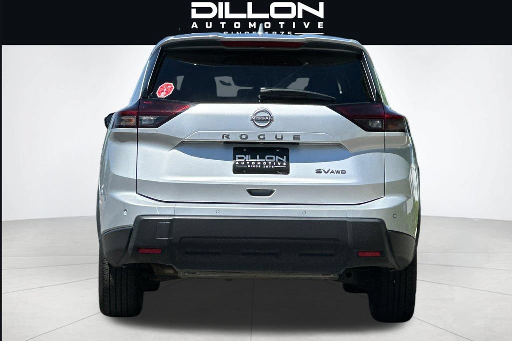 Used 2024 Nissan Rogue SV AWD/4WD image 5