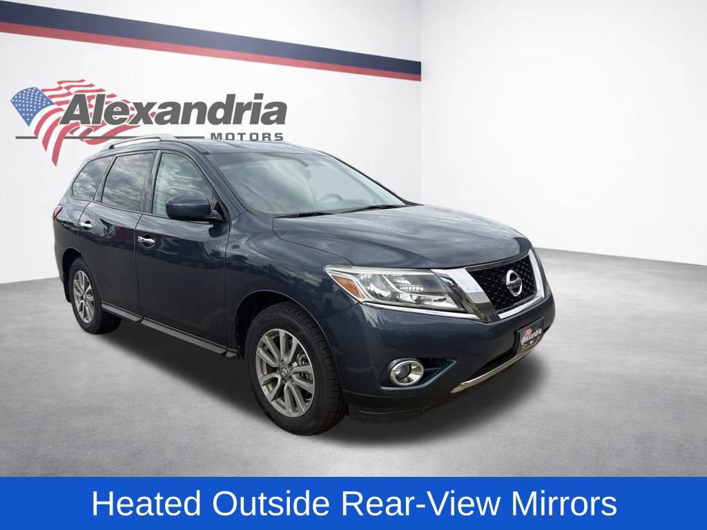 Used 2016 Nissan Pathfinder SV w/ SV Cold Weather Package AWD/4WD image 3